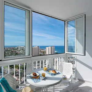 https://central-2-bedroom-apartment-in-playa-las-americas.in-canary-islands.com